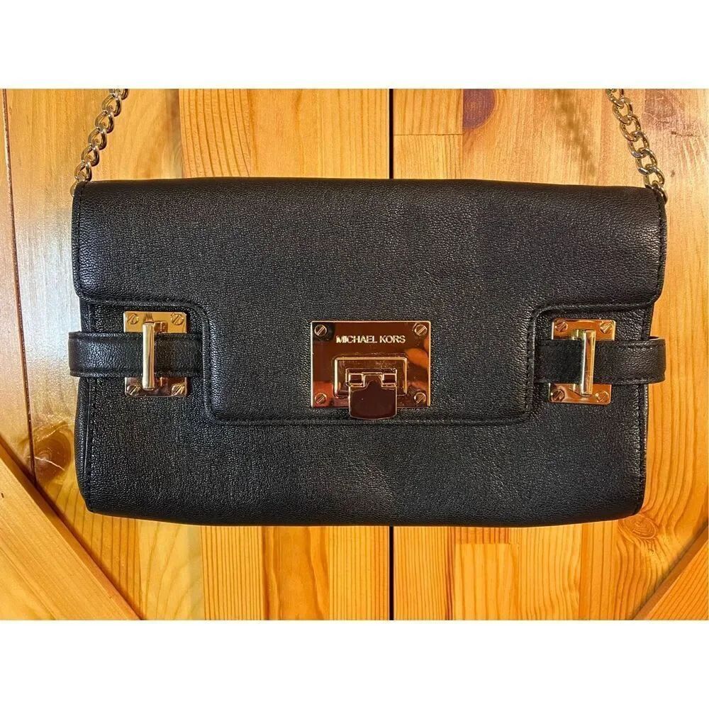 Michael Kors black leather chain purse (7838)